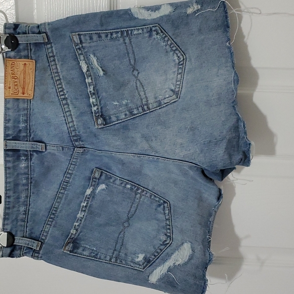 LUCKY BRAND LUCKY PINS HIGH RISE DISTRESSED SHORTS SIZE 6 - Picture 2 of 5